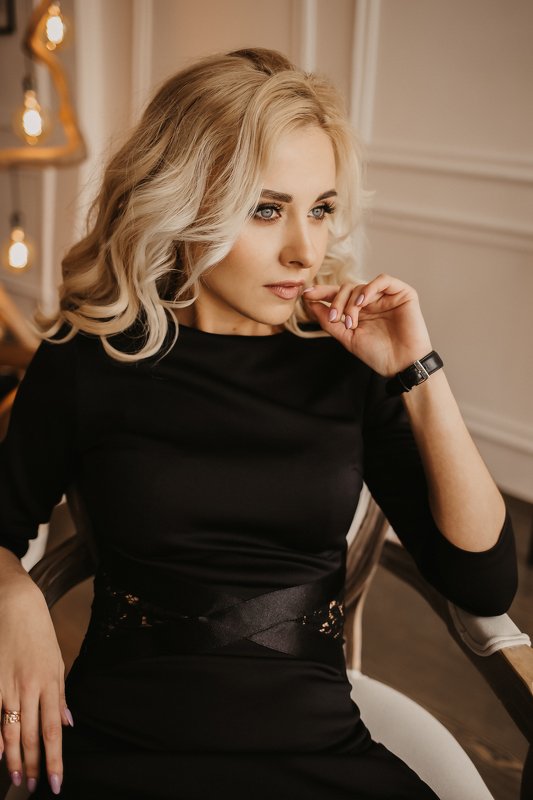 портрет, женский портрет, крупный план, студийный портрет, взгляд Алёнаphoto preview