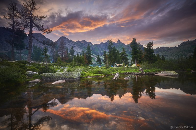 ергаки Вечер на озере Художниковphoto preview