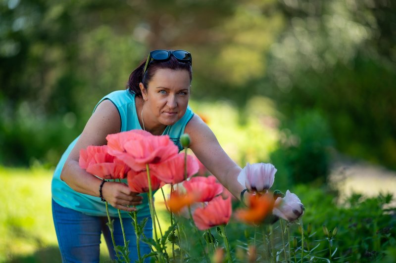The flower girlphoto preview