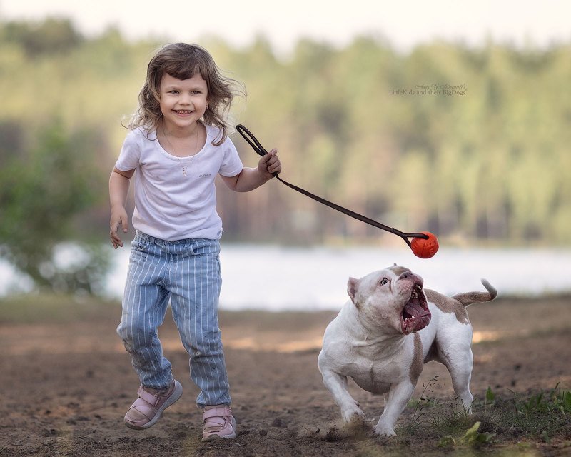 Nadia and her smiling Bundy (American Bullyphoto preview