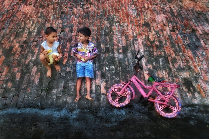 Two friendsphoto preview