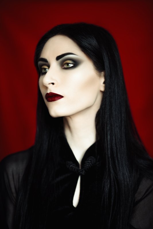 #selfportrait #red #black  Self portraitphoto preview