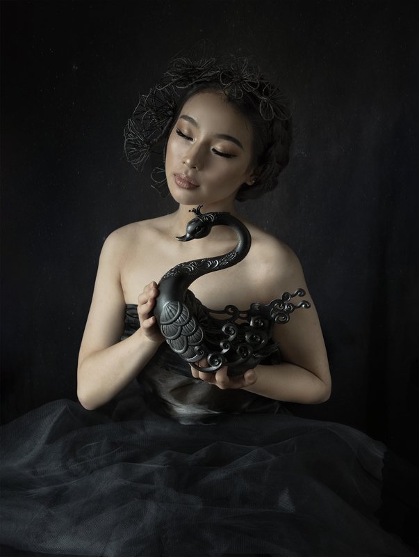 fine art , постановочная фотография ,жанровый портрет, губы , portrait photo preview