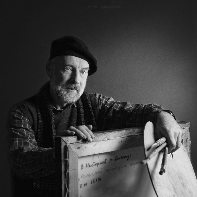 мужской портрет монохром чернобелое постановка photo preview