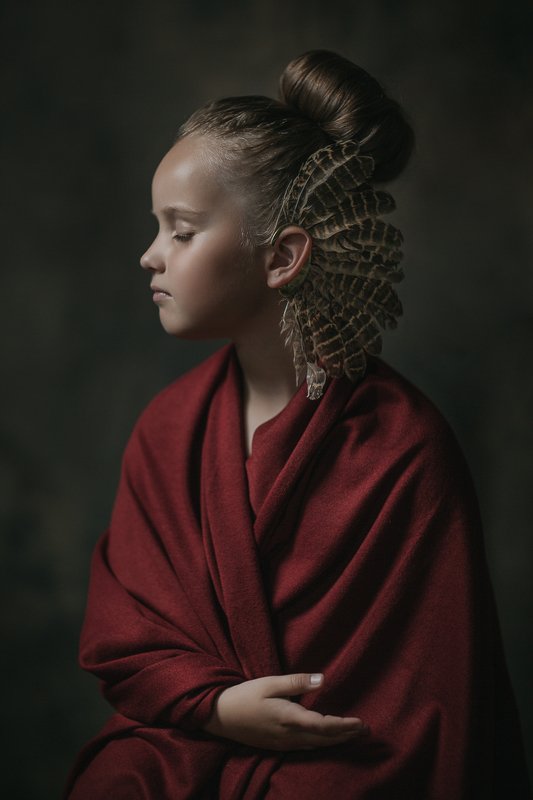 девочка, перья, red, girl, ребёнок, feathers, child, красный Alisaphoto preview