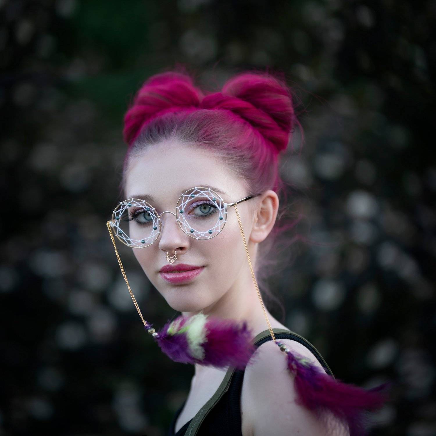 Современная. Автор: Evgeniya Fedorova артфото, фотографмосква, художественнаяфотография, artphoto, fineart, портрет, девушка, очки, современная, розовый, pink, Evgeniya Fedorova