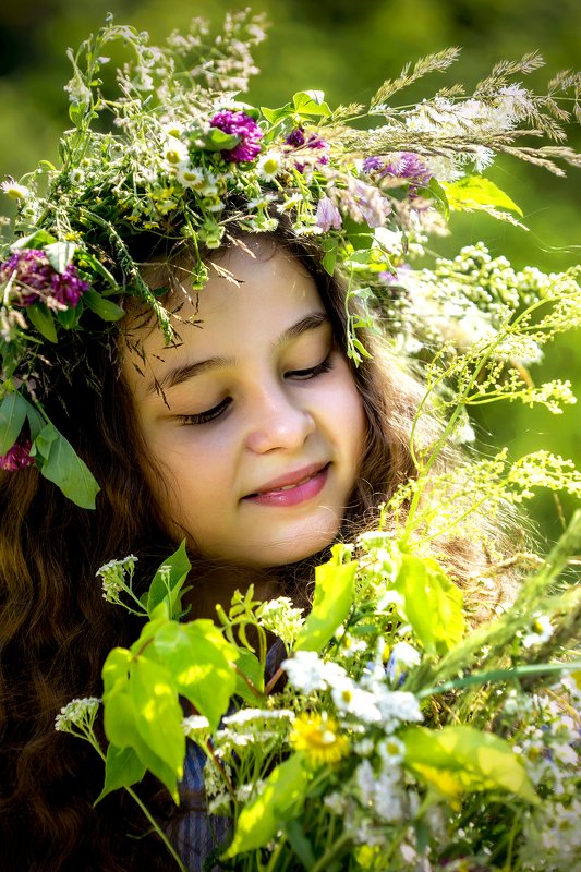 девочка, цветы, венок, букет, лето Цветы летаphoto preview
