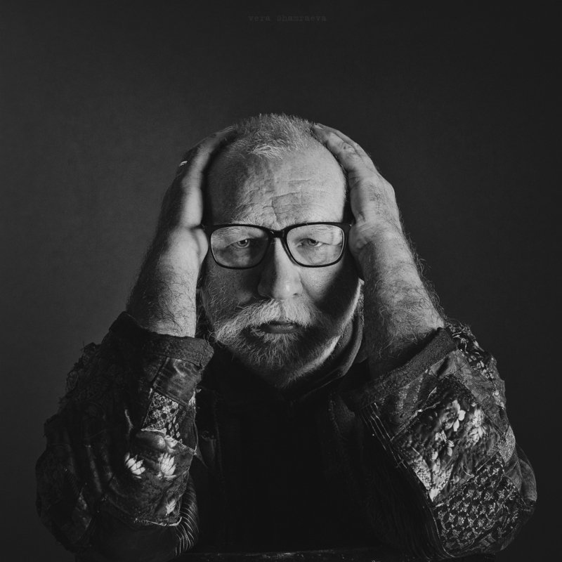 мужской портрет монохром чернобелое постановка photo preview