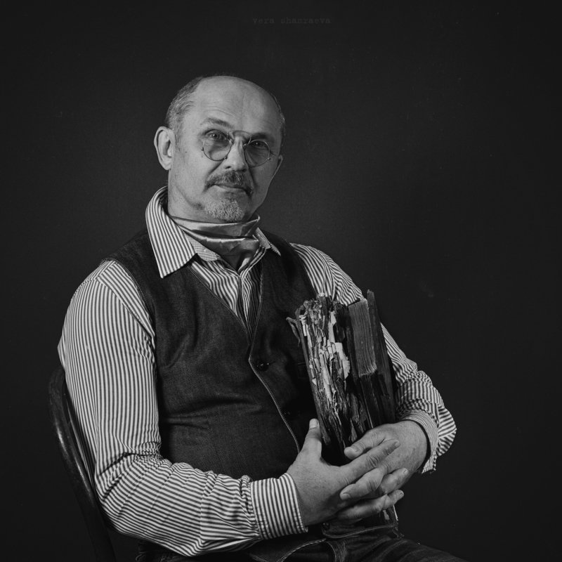 мужской портрет монохром чернобелое постановка photo preview