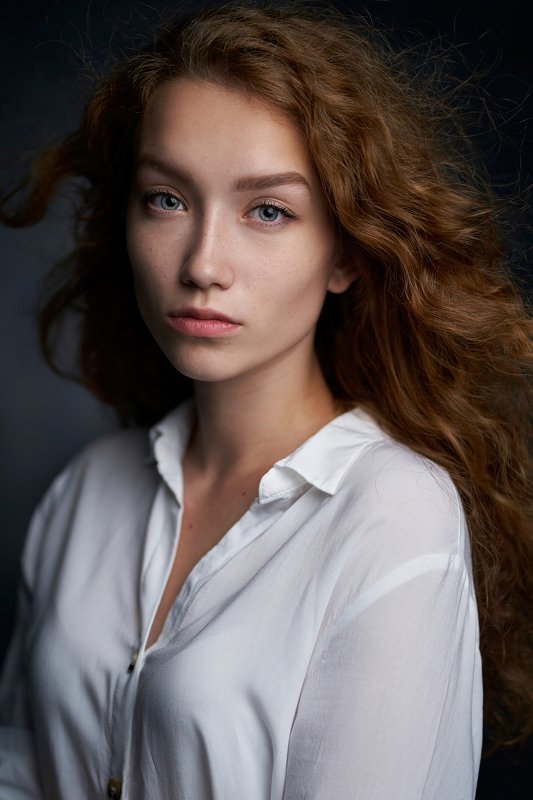 portrait, girl, lowkey, black, beautiful, pretty, eyes, lips, redhead, freckles, ginger, рыжая, портрет, девушка Аняphoto preview