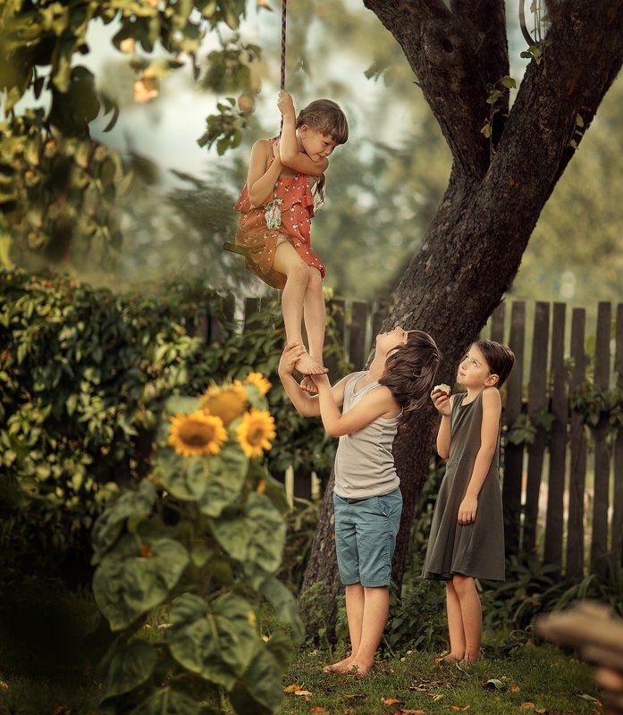 деревня, дети, лето, подсолнух, огород, тарзанка, каникулы в деревнеphoto preview