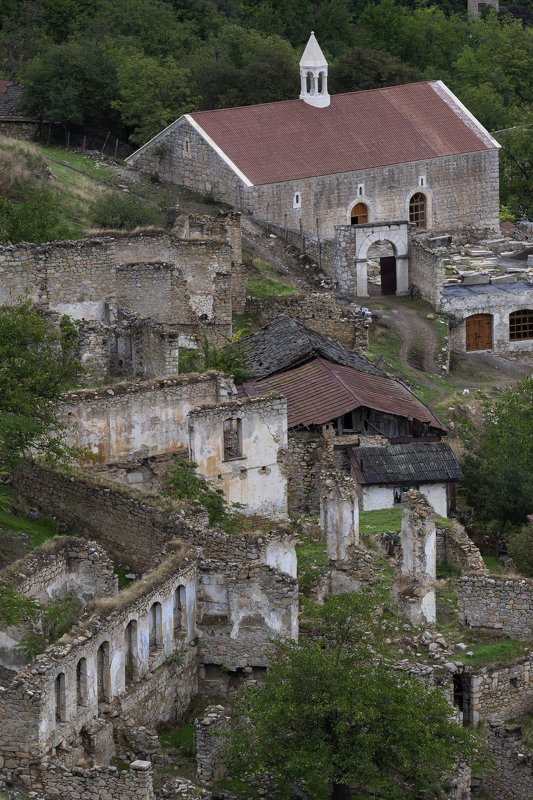 пейзаж, архитектура, средневековье, история, руины, дома, церковь, вера, религия, арцах, нагорный карабах, армения, гадрут, тох, тог, туг, закавказье, утро, горы, склон, путешествие, башня, колокольня, крыши, стены, дома, село Церковь Сурб Ованес(Святой Иоанн), 13 векphoto preview
