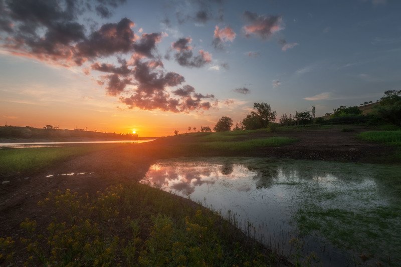 крым, Симферополь, закат, Аянское водохранилише Отражение облаков в Аянском водохранилищеphoto preview