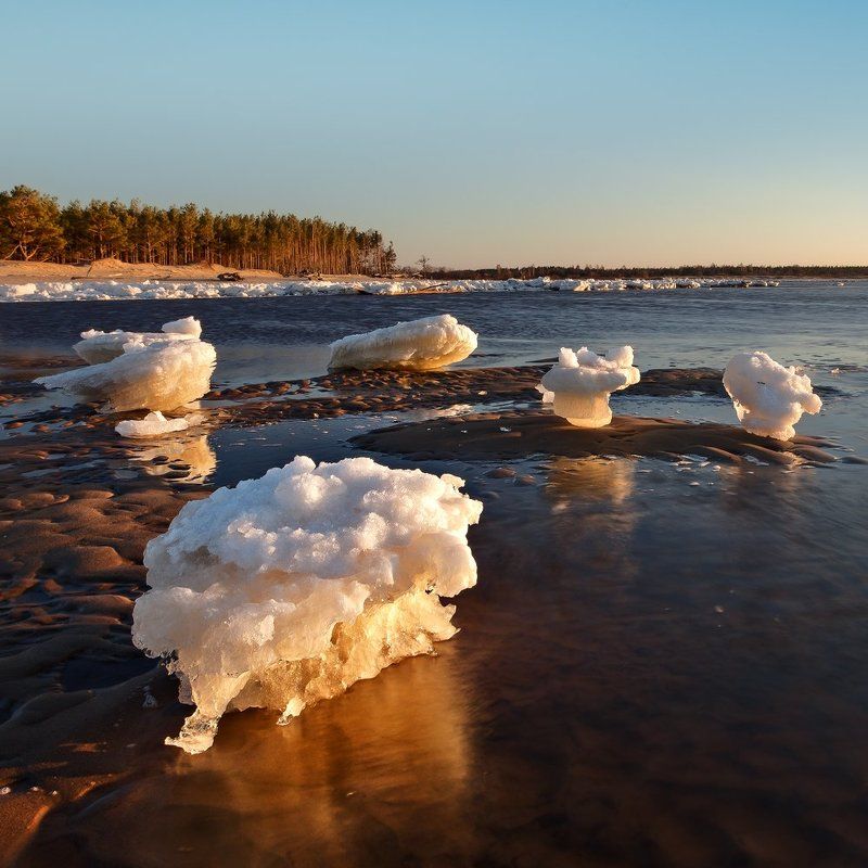 айсберги Рижского заливаphoto preview