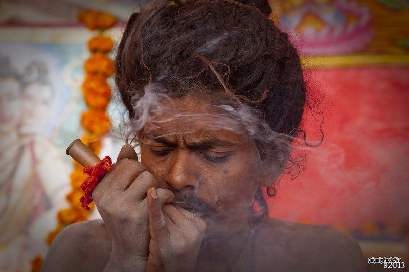 индия, аллахабад, праяг, штат, утар-прадеш, индуизм, фестиваль, кумбха мела, маха кумбх, ганг, омовения, садху, гашиш, курение, кришнаиты, паломники, поклонение, Кумбха Мела (часть вторая)photo preview