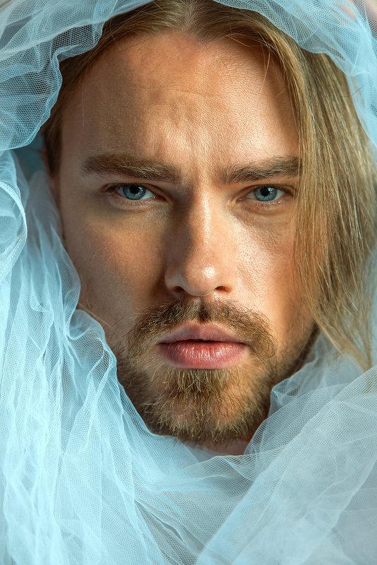 портрет Игорьphoto preview