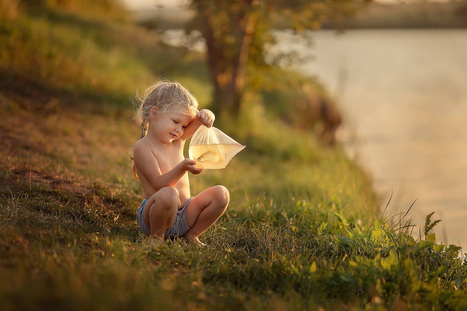 Рыбка. Автор: Екатерина Белоножкина рыбка рыбак рыбачек девочка, Екатерина Белоножкина