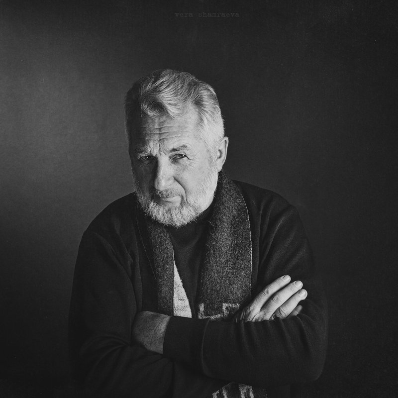 мужской портрет монохром чернобелое постановка photo preview