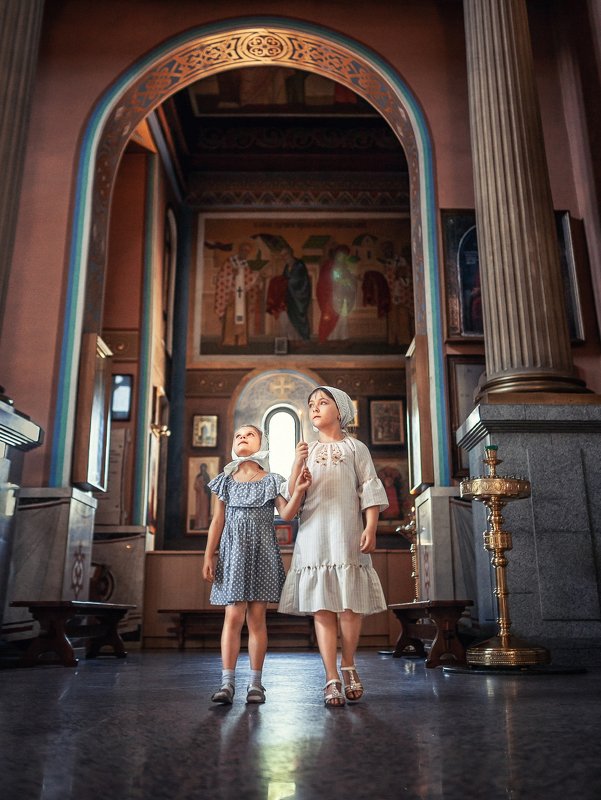 Дети в храмеphoto preview