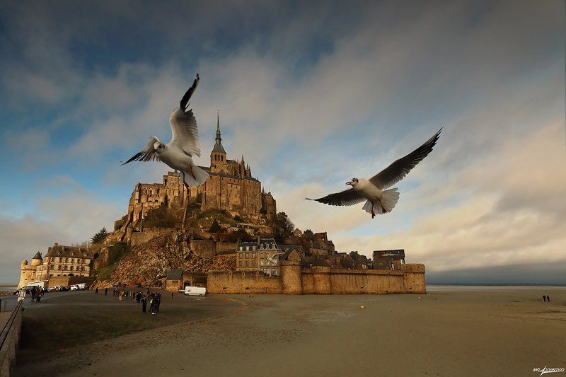 франция,mont saint-michel,france Двое..photo preview