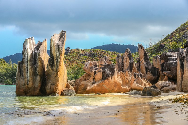 остров, индийский_океан, берег, черепахи, небо, тучи, море, волны, скалы Остров Курьез, Сейшелы.photo preview