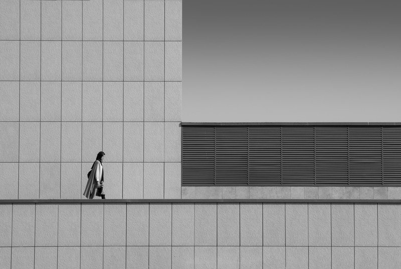 art blackandwhite street fineart A woman passingphoto preview