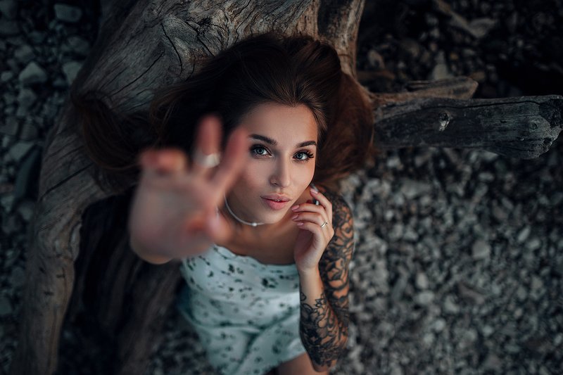 На пляже из щебенкиphoto preview