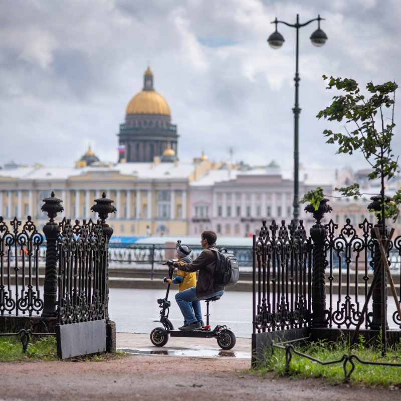 Ограда, сад, самокат, город Папин самокатphoto preview
