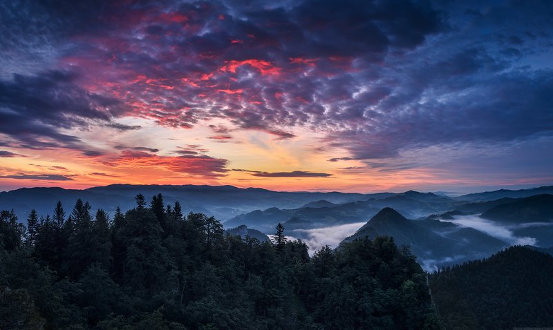 #landscape #panoramic #photo #nikon #adventure #sunrise #mountains #outdoors #sky #nature #outdoors Trzy Korony/Three Crownsphoto preview