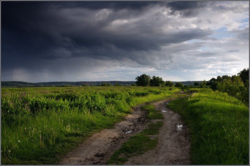 В воздухе пахнет грозойphoto preview