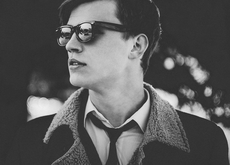 человек, портрет, ч\\\\б, парень Загадочный Антонphoto preview