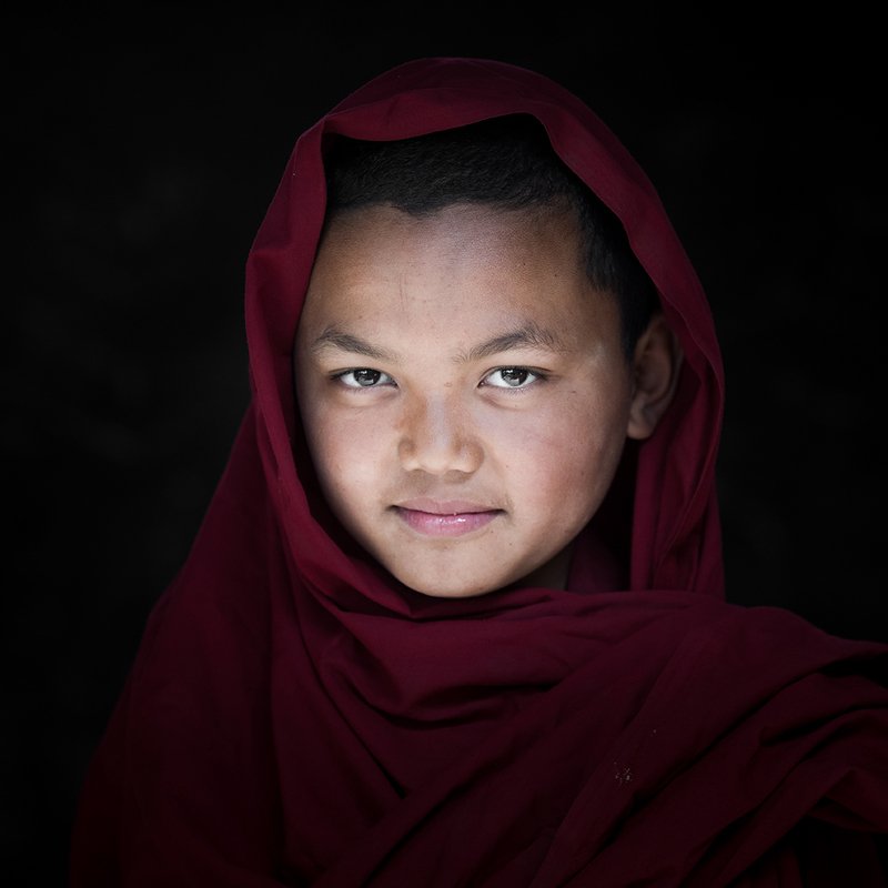 Портрет молодого монаха. Северная Индияphoto preview