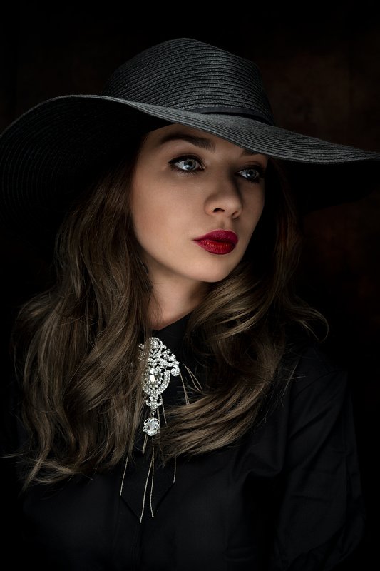 Woman in blackphoto preview