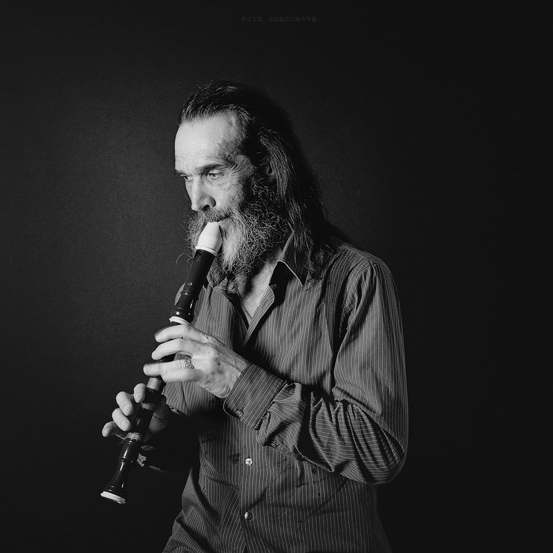 мужской портрет монохром чернобелое постановка photo preview