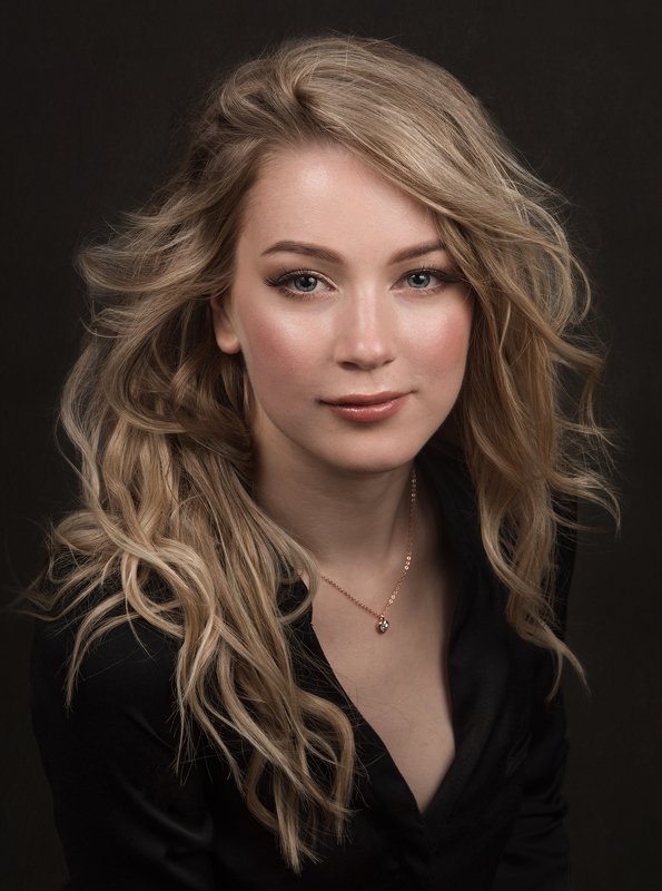 fine art , постановочная фотография ,жанровый портрет, губы , portrait photo preview