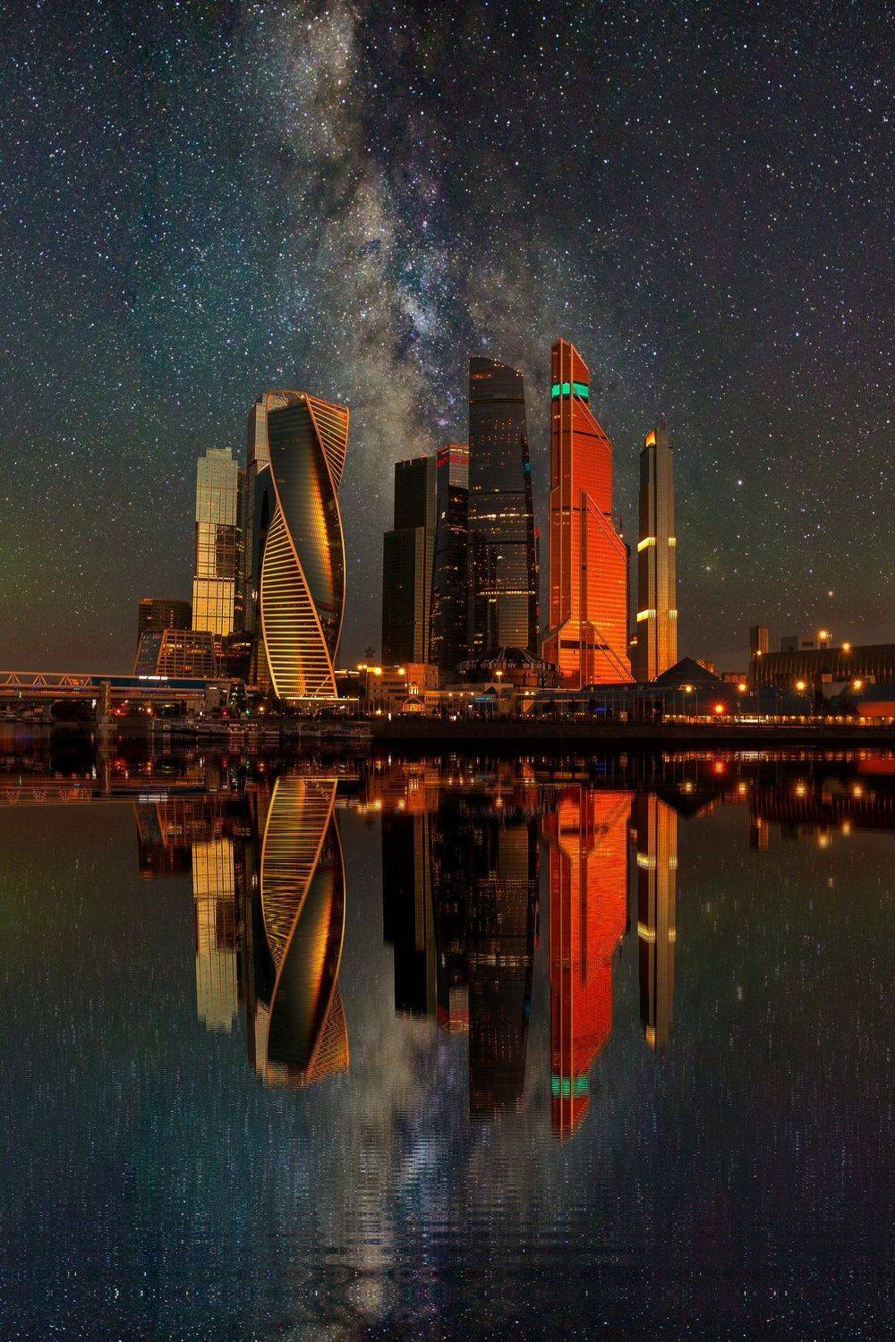 Москва Сити - новый взгляд. Автор: Александр Лукин , Александр Лукин