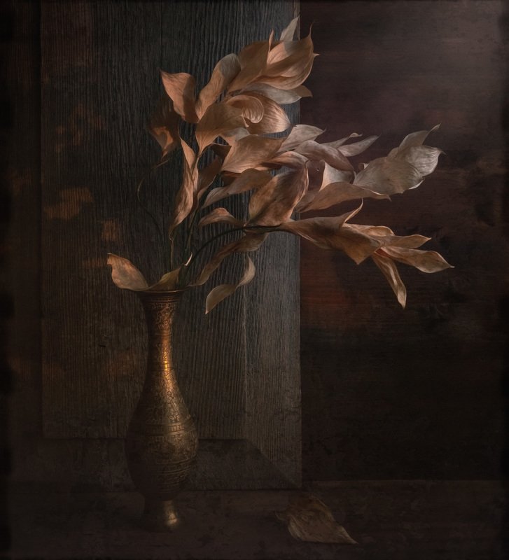 листья, сухие, желтые, осенние, ваза, деревянный, ветви, букет, стол, темный Предчувствие осениphoto preview