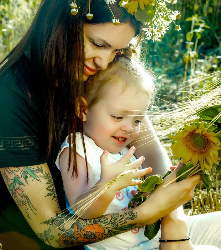 Мама и дочкаphoto preview