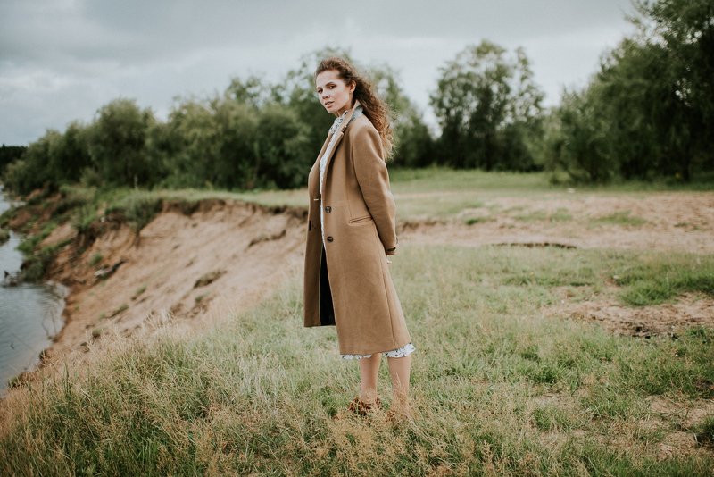 портрет, мечта, мечты, лето, дождь, поле, прогулка, ветер, трава, пейзаэ, настроение, женщина, молодость, девушка photo preview