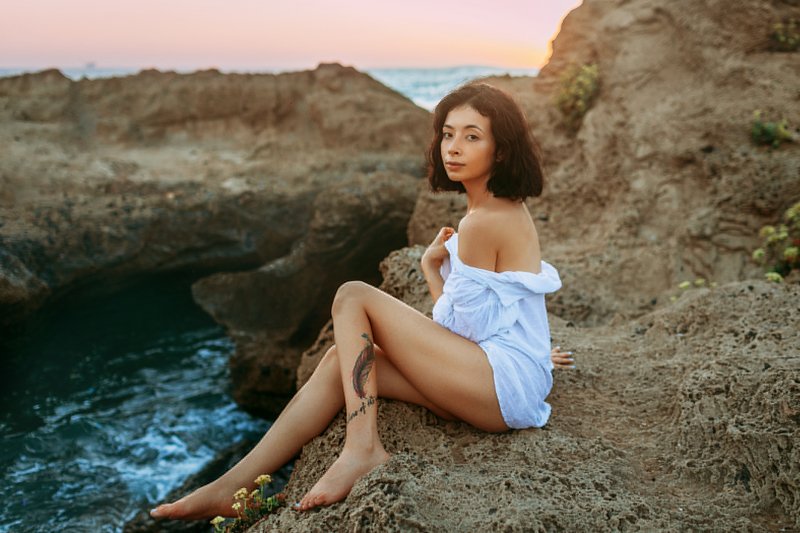 Закат у моря в одиночествеphoto preview