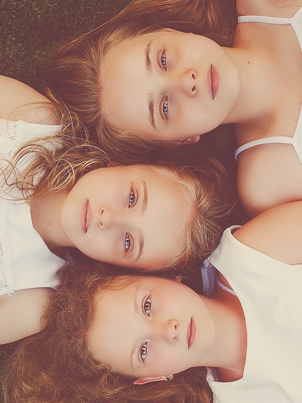 sistersphoto preview