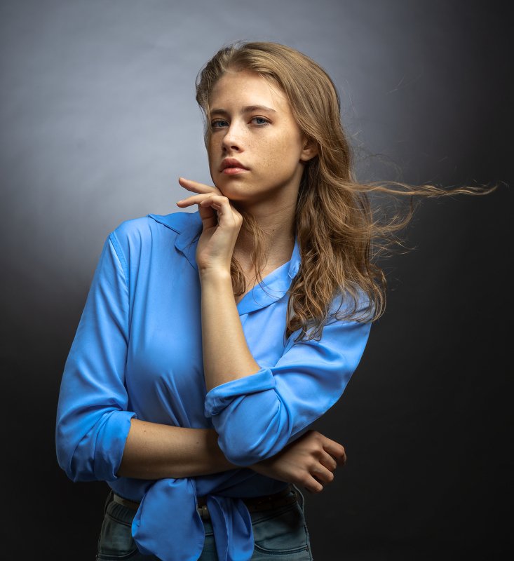 женский портрет,студийный портрет Далияphoto preview