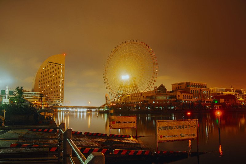 Dark habourphoto preview