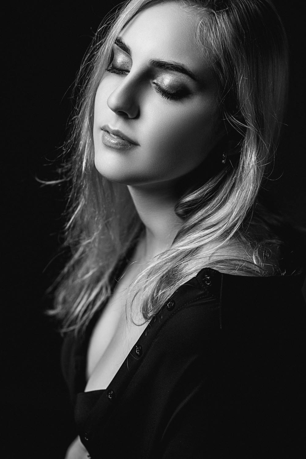 девушка, модель, портрет, фотосессия, студия, макияж, гламур, модельные тесты, girl, beauty, perfect, model, modeling, young, portrait, make-up, glamour, studio, studio shot, чб, чёрно-белое фото, bw, black and white,  творческий портрет, женский портрет, Владимир Васильев