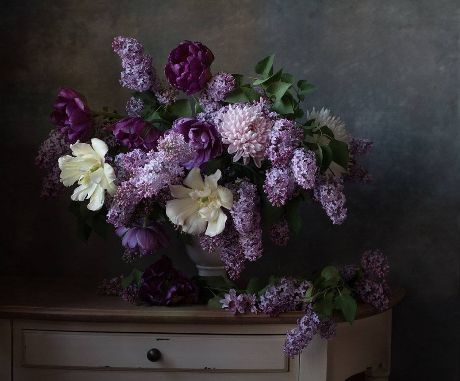 ***. Автор: Алина Ланкина натюрморт, цветы, сирень, арт, алина ланкина, художественный натюрморт, натюрморт с цветами, весна, свет, Алина Ланкина