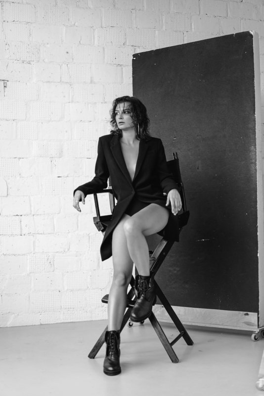 женщина  Мужественная женственностьphoto preview