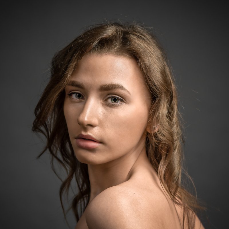 женский портрет,студийный портрет Екатеринаphoto preview