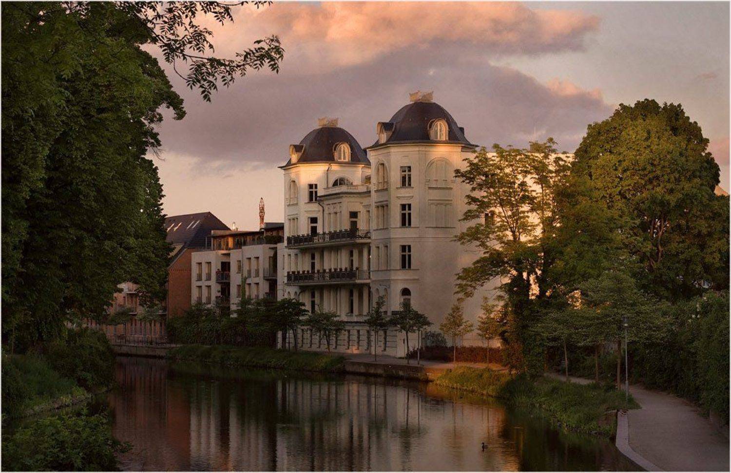 foto liubos, германия, бранденбург, вилла братьев рехштайн, вечер, город, Любовь Селиванова