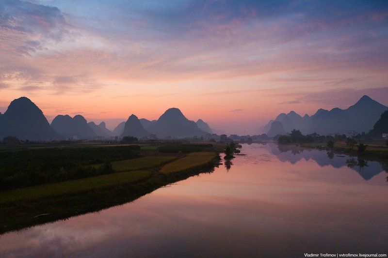 На реке Юлонгphoto preview