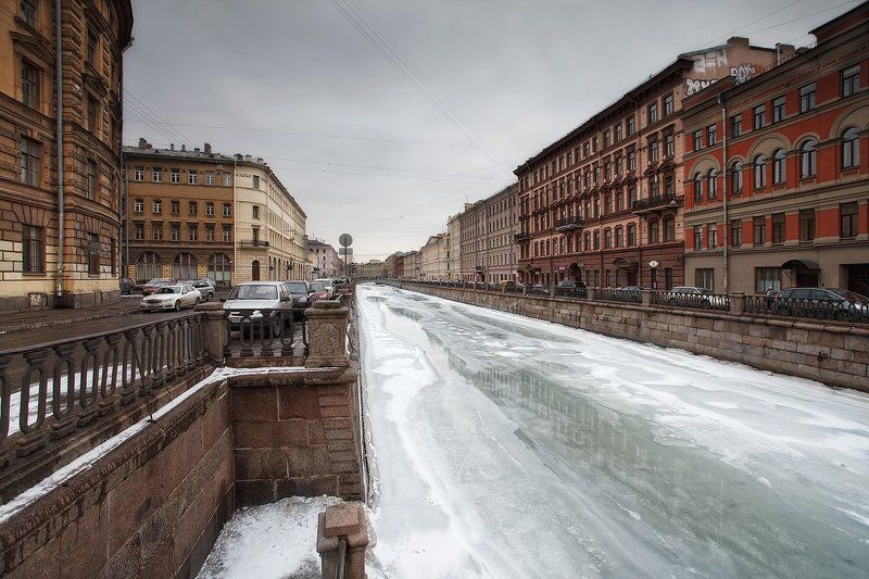 шестое марта в городе на Неве..photo preview